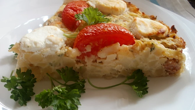 Pastýřův bramborový koláč s bylinkami a kozím sýrem