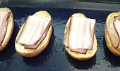 Pečené brambory se slaninou a sýrem