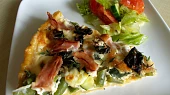 Quiche s parmskou šunkou, sušenými rajčaty, fazolkami a mozzarellou