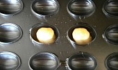 Ruské ořechy z vaflovače ve slaném provedení, Kuličky vložíme do formy,přiklopíme a cca 3minuty pečeme