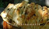 Trhací chlebík (Pull Apart Bread)