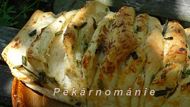 Trhací chlebík (Pull Apart Bread)