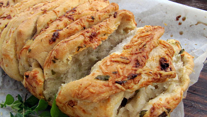 Trhací chlebík (Pull Apart Bread)