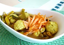 Zeleninová polévka s tofu knedlíčky