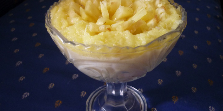 Banánovo - rýžový puding s ananasem