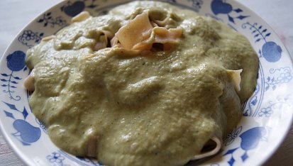 Celozrnné fettuccine s brokolicovo-gorgonzolovou omáčkou