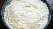 Česneková pizza se špenátem