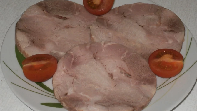 Domácí šunka z vepřového plecka