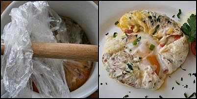 Vařečku protáhneme oušky v sáčku, sáček vložíme do vroucí vody a slabým varem vaříme 4-5 minut.Sáček opatrně vyjmeme,rozstřihneme a vejce přemístíme na talíř.