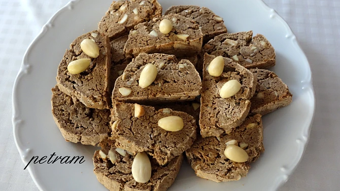 Italské kaštanové sušenky (biscotti) bez lepku, mléka a vajec