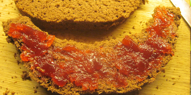 Jak se dělá koráb - sladký dort (pomažeme marmeládou)