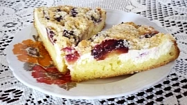 Kolektivní koláč  aneb koláč jardy Kadice s náplní od tejaji  a žmolenkou od Helly
