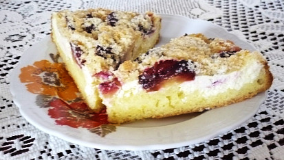 Kolektivní koláč  aneb koláč jardy Kadice s náplní od tejaji  a žmolenkou od Helly