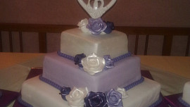 Moje fialkové svatební dorty