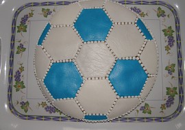 Perníčky Marie - chaloupky, Velikonoce, fotbal (perník ve tvaru fotbalového míče ,pro synovce k narozeninám)