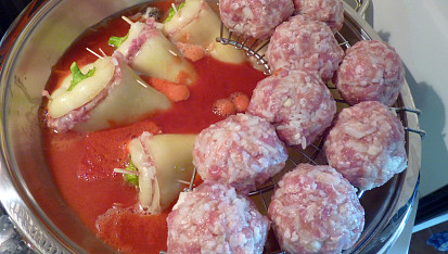 Plněné papriky s omáčkou, my děláme takto, recept stejný ;-)