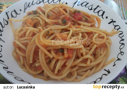 Špagety s rajčatovou omáčkou z jednoho hrnce