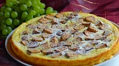 Tvarožník s perníkem a sušenými švestkami