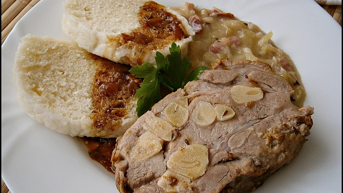 Vepřová krkovice plněná česnekem, Vepřová krkovice plněná česnekem