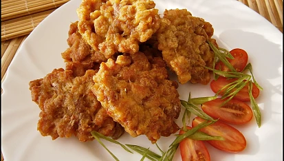 Vepřové placičky se sýrem a tatarskou omáčkou