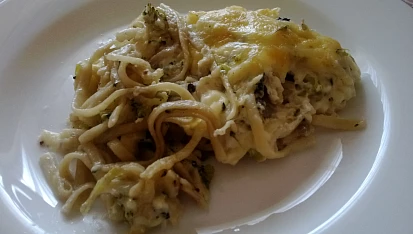 Zapečené špagety s brokolicí a Hermelínem