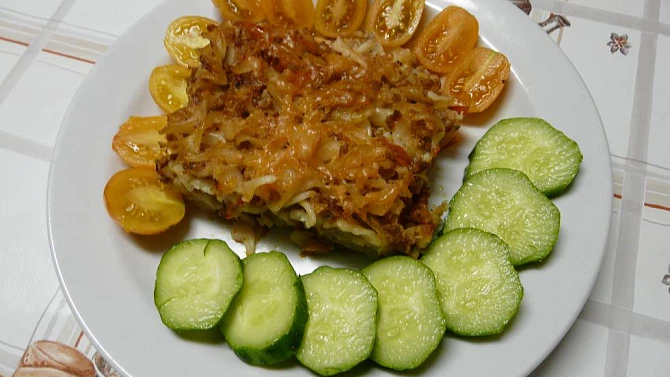 Zapečené těstoviny s masem a cuketou