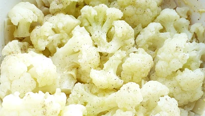 Zapékané těstoviny s květákem a brynzou