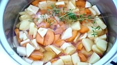 Zeleninová polévka s tofu