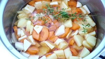 Zeleninová polévka s tofu
