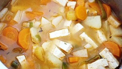 Zeleninová polévka s tofu