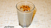 Banánový smoothie s rakytníkovými vločkami