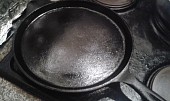 Chapati/Roti autenticke videorecept, Litinová pánev na palačinky / Tawa