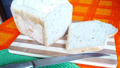 Chléb  z domácí pekárny - vlastní recept