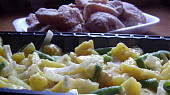 Citronové kuřecí nugetky s fazolkovými bramborami, Před upečením