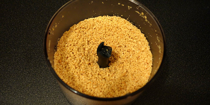Domácí ořechová a semínková másla (Výroba arašídového másla - fáze 1)