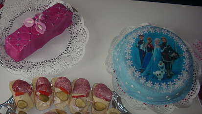 Dort Frozen s jedlým papírem