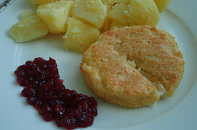 Hermelín v kuskusové krustě s brusinkami
