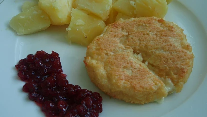 Hermelín v kuskusové krustě s rybízovou omáčkou, Hermelín v kuskusové krustě s brusinkami