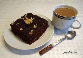 Kakaová buchta aneb pokus o brownies bez lepku, mléka a vajec