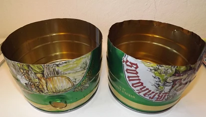 Kuře v soudku na plechovce piva