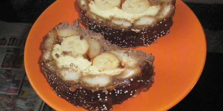 Nepečený dort s piškoty a banánem