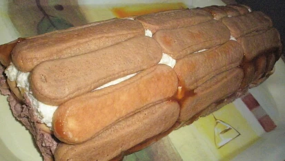 Nepečený dort s piškoty a banánem