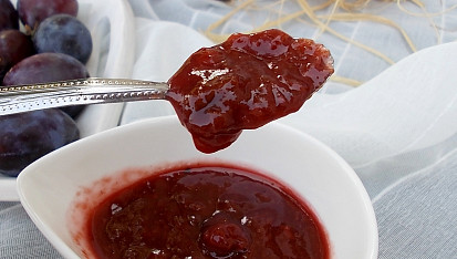 Pikantní švestkové chutney