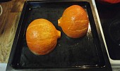 Pumpkin Pie (variace amerického dýňového koláče na Den díkůvzdání), Půlky dýně připravené do trouby