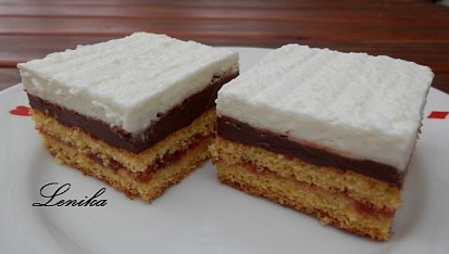 Řezy s čokokrémem a šlehačkou