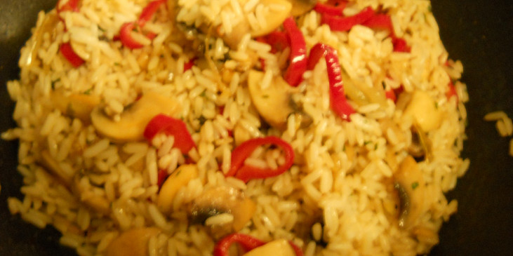 Rýžový wok (Přidaná a promíchaná rýže)