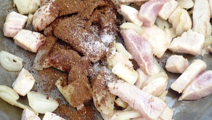 Špagetová dýně s masovo-zeleninovou omáčkou