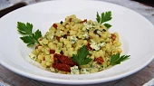 Spätzle s nivou a sušenými rajčaty