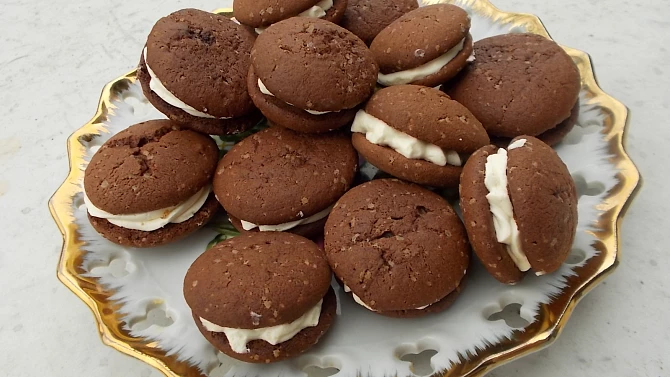 Sušenky Baileys s krémovou náplní
