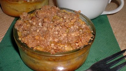 Svačinové jablečné misky s křupavou posýpkou
